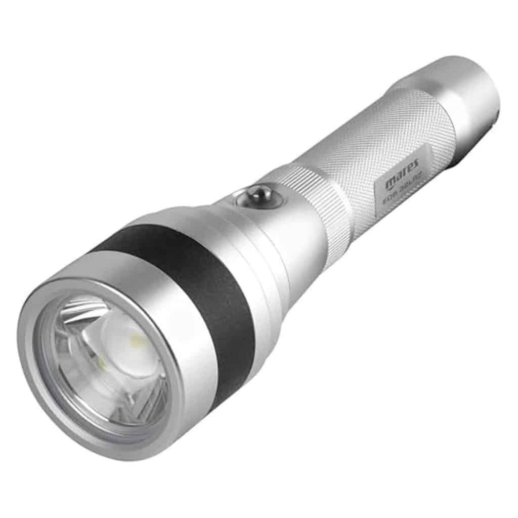 Test Mares EOS 32LRZ : torche rechargeable sous-marine performante