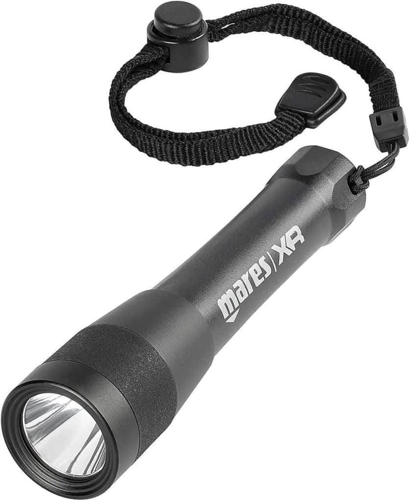 Test de la lampe torche Mares 415789 pour la plongée