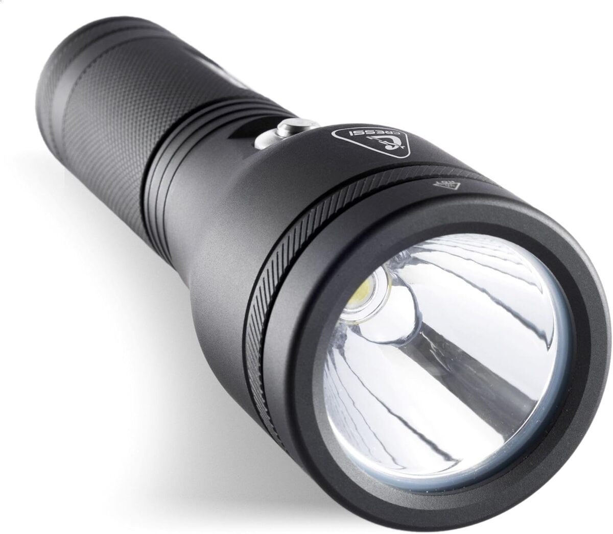 Test : cressi Astra 2100 - torche sous-marine à LED rechargeable 2100 lumens