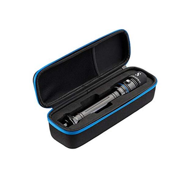 Découvrez notre test complet de la lampe de plongée Scubapro NovaLight 850 : performance impressionnante, efficacité et design innovant pour illuminer vos explorations sous-marines.