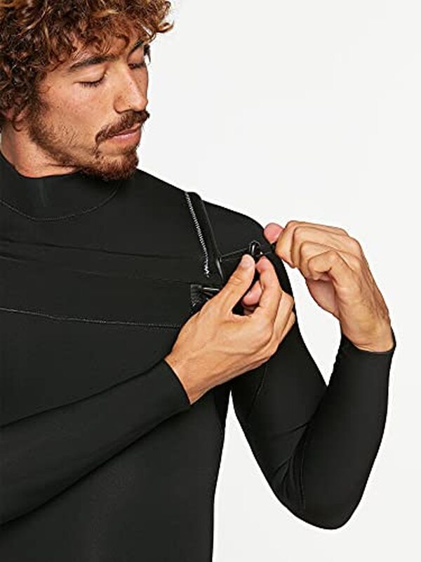 Explorez le confort et la performance de la combinaison néoprène Volcom 4/3mm : un test complet pour les passionnés de surf à la recherche de qualité et de résistance sur les vagues.