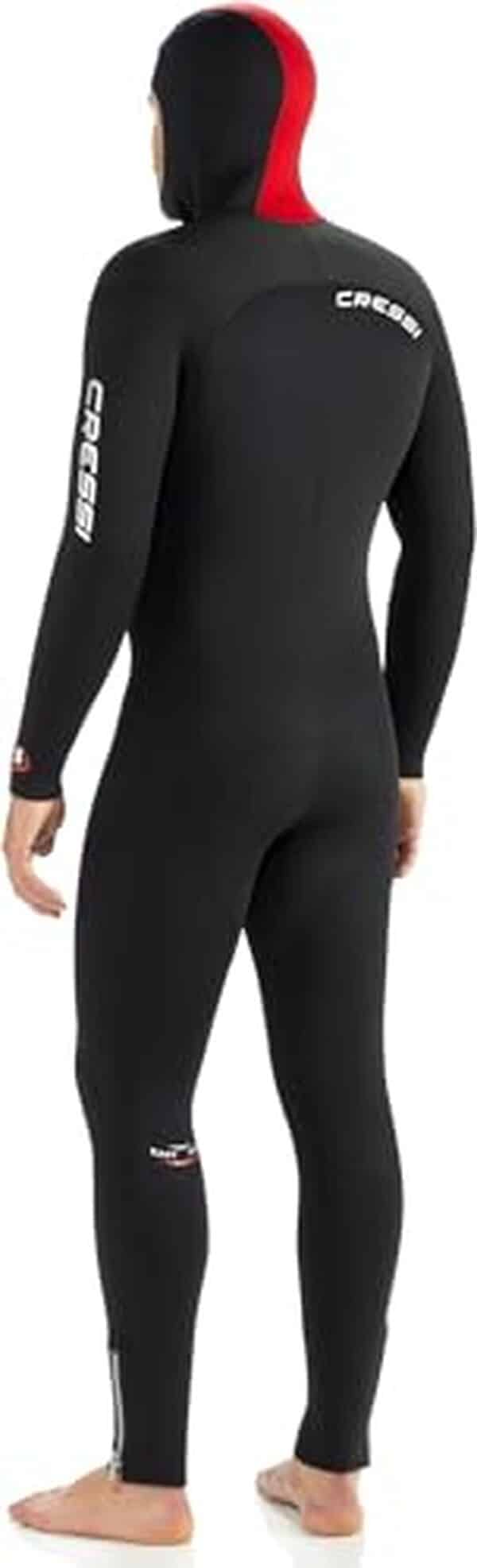 Découvrez notre test détaillé de la combinaison Cressi Diver 5mm noir/rouge L/4 : performance thermique, confort et solidité pour vos plongées aventureuses.