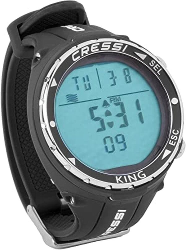 Découvrez le Cressi King Watch noir : un ordinateur de plongée innovant alliant performance et fonctionnalité pour une expérience de plongée inégalée. Explorez ses caractéristiques uniques et laissez-vous séduire par sa technologie avancée.