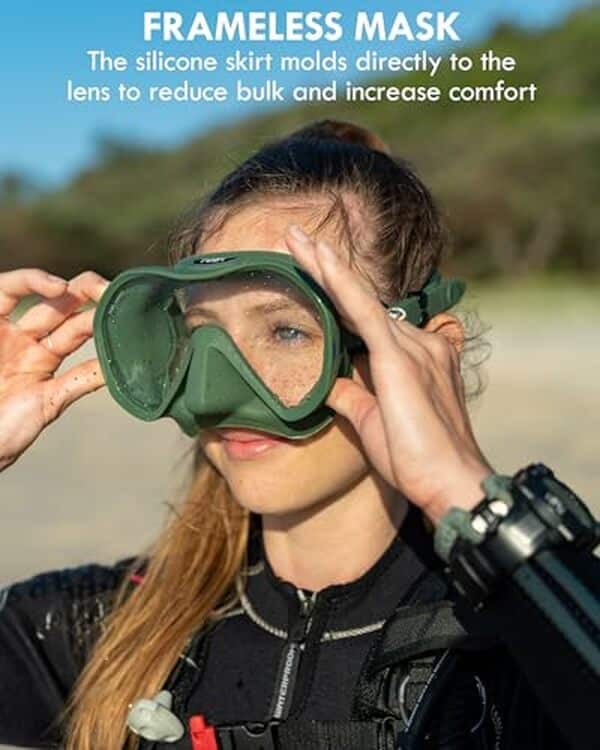 Découvrez notre test complet du masque de plongée Tusa M-1010 Zensee noir : performances, confort et étanchéité pour vos immersions. 