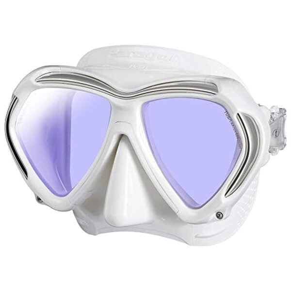 Découvrez notre test détaillé du masque de plongée professionnel Tusa Paragon avec filtre UV blanc : caractéristiques, performances et avis d'experts pour bien choisir. 