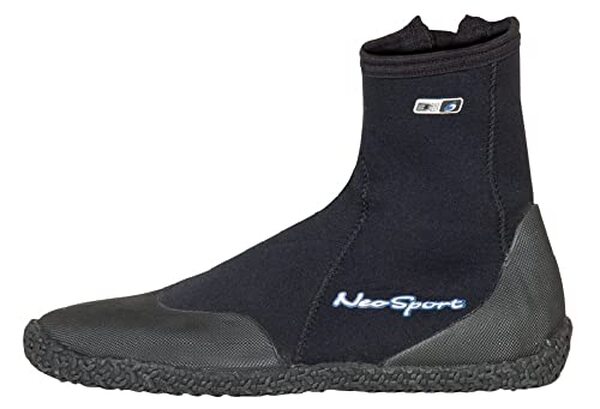 Découvrez notre avis détaillé sur la combinaison néoprène NeoSport 5 mm avec zip frontal : qualité, confort et performance pour vos sessions de plongée et surf.